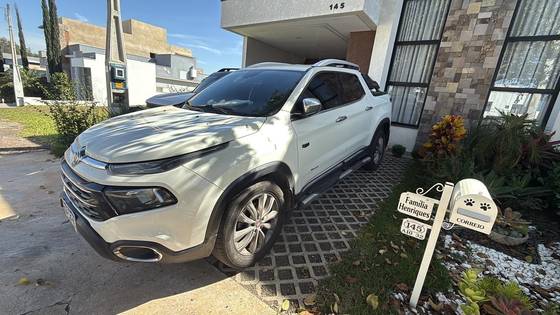 FIAT TORO 2.0 16V TURBO DIESEL RANCH 4WD AT9 FIAT TORO 2.0 16V TURBO DIESEL RANCH 4WD AT9